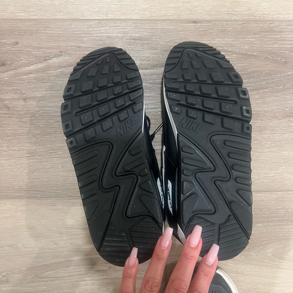 Nike Black and White Air Max 90 - Picture 4 of 5